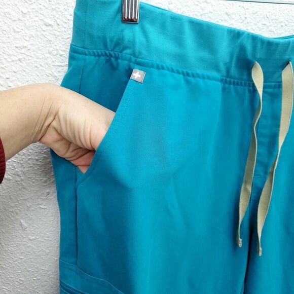 FIGS Set Limited Edition Blue Scrub Top And Scrub Bottoms Pants - Picture 11 of 16